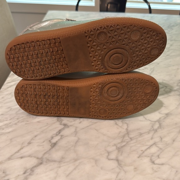 Steve Madden Momentum Silver Sneakers Size 9 - Picture 7 of 7